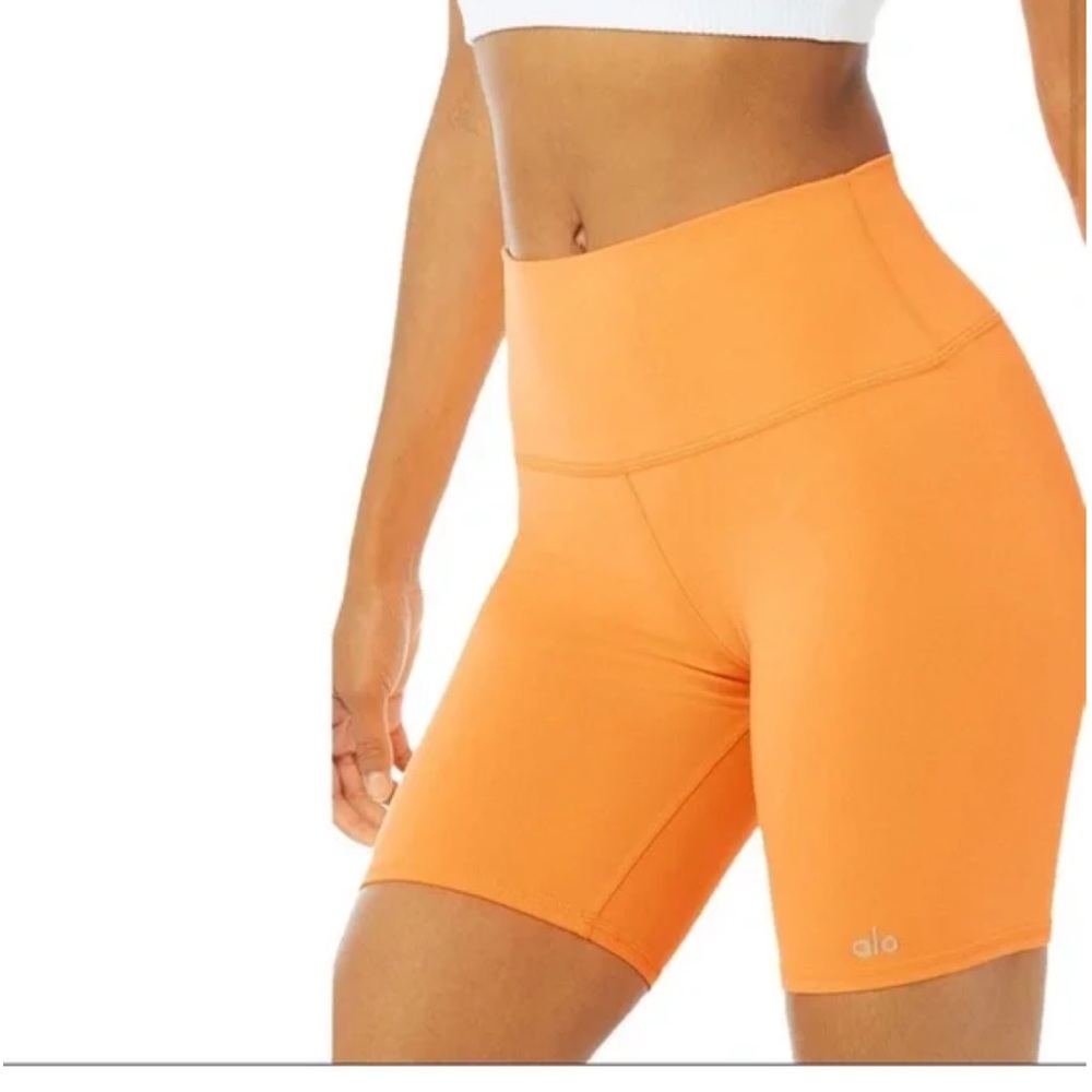 alo yoga shorts NWOT never worn